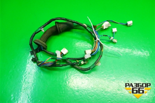 Проводка двери передней правой (821513T060) для Toyota Camry CV3 с 2001-2006г