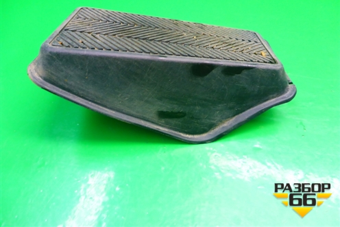 Накладка внутренняя (педаль отдыха) (5819233030) для Toyota Camry CV3 с 2001-2006г