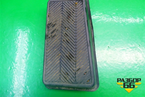 Накладка внутренняя (педаль отдыха) (5819233030) для Toyota Camry CV3 с 2001-2006г