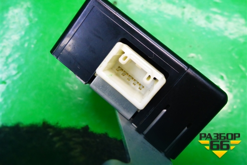Блок электронный (управления дверьми) (8974133340) для Toyota Camry CV3 с 2001-2006г