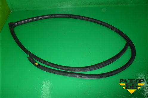 Уплотнитель двери (передней правой на кузов) для Toyota Avensis с 2003-2009г