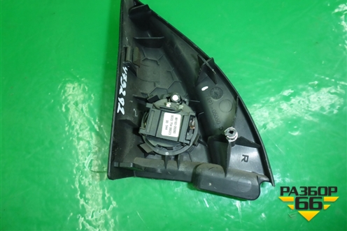 Накладка двери передней правой уголок (6749105060) для Toyota Avensis с 2003-2009г