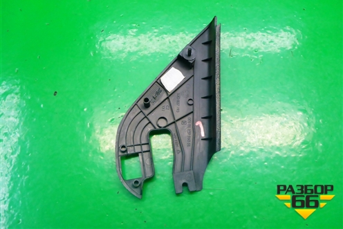 Накладка двери передней левой уголок (5J0837993) для Skoda Fabia с 2007-2014г