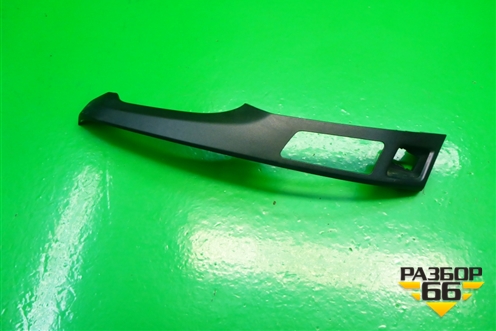 Накладка на торпедо (левая) (554360D020) для Toyota Yaris с 2005-2011г