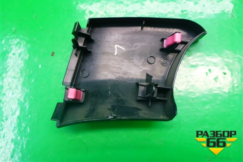 Накладка на торпедо (правая) (554460D020) для Toyota Yaris с 2005-2011г