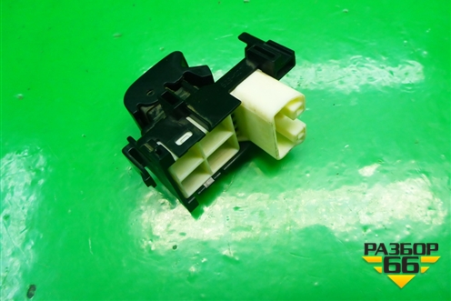 Кнопка стеклоподъёмника (передняя правая) (8292D7D) для Toyota Yaris с 2005-2011г