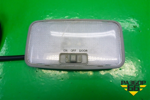Плафон салонный передний для Toyota Yaris с 2005-2011г