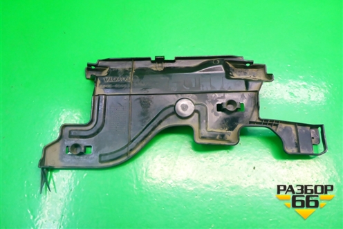 Накладка на торпедо (нижняя левая) (556060D010) для Toyota Yaris с 2005-2011г