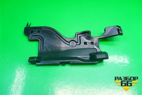 Накладка на торпедо (нижняя левая) (556060D010) для Toyota Yaris с 2005-2011г