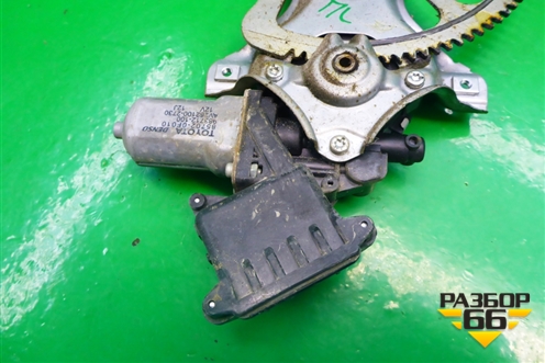 Стеклоподъёмник электрический передний левый для Toyota Yaris с 2005-2011г