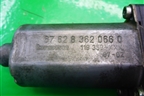 Моторчик стеклоподъёмника задний левый (676283620660) для Land Rover Range Rover 3 с 2002-2012г