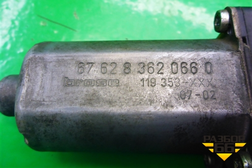 Моторчик стеклоподъёмника задний левый (676283620660) для Land Rover Range Rover 3 с 2002-2012г