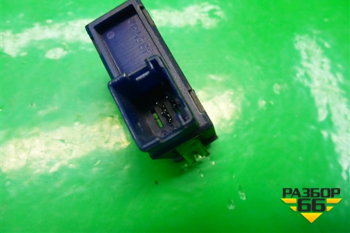 Кнопка открывания багажника (61318365579) для Land Rover Range Rover 3 с 2002-2012г