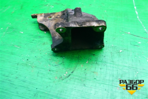 Кронштейн двигателя правый (3.6л 368DT) (6H436037AB) для Land Rover Range Rover 3 с 2002-2012г