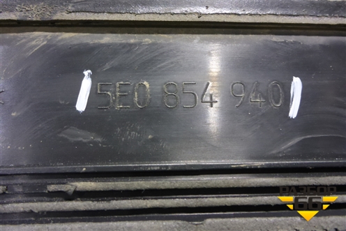 Накладка двери передней правой (универсал) (5E0854940) для Skoda Octavia (A7) с 2013г