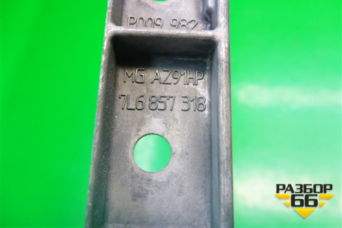 Рамка магнитолы (7L6857318) для Volkswagen Touareg c 2002-2010г