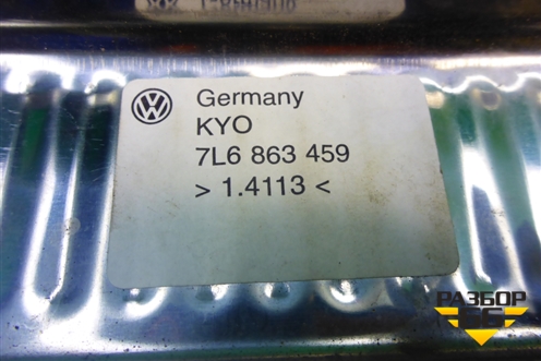 Обшивка багажника на заднюю панель (7L6863459) для Volkswagen Touareg c 2002-2010г