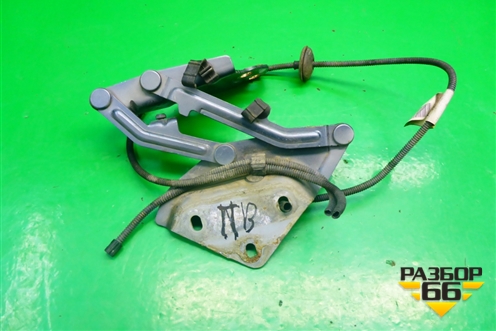 Петля капота правая (7L6823302) для Volkswagen Touareg c 2002-2010г