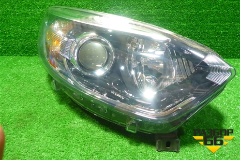 Фара правая (галоген) (260108765R) для Renault Kaptur с 2016г