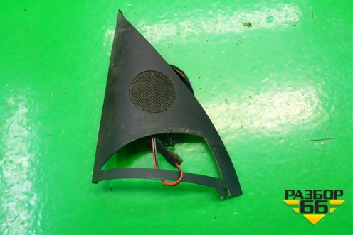 Накладка двери передней левой уголок (7L6837993) для Volkswagen Touareg c 2002-2010г