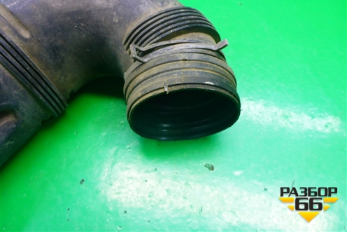 Патрубок воздушного фильтра (7L0129684A) для Volkswagen Touareg c 2002-2010г