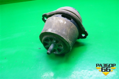 Опора двигателя правая (7L6199131A) для Volkswagen Touareg c 2002-2010г