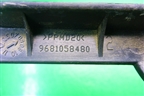 Кронштейн (под решётку стеклоочистителей) (9681058480) для Citroen C5 с 2008г
