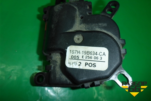Моторчик заслонки отопителя (1S7H19B634CA) для Ford Focus 2 с 2005-2008г