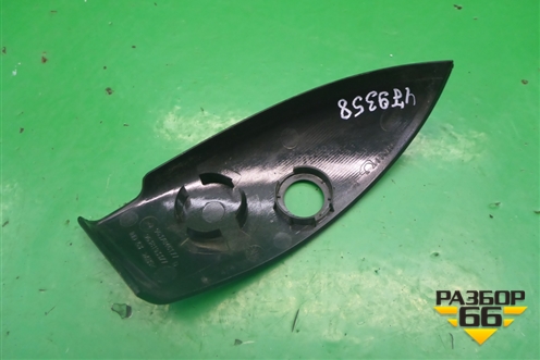 Накладка двери передней правой уголок (9637846177) для Peugeot 307 с 2001-2007г
