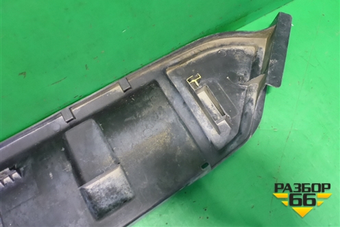 Дефлектор радиатора верхний (4L0121285) для Audi Q7 c 2005-2015г