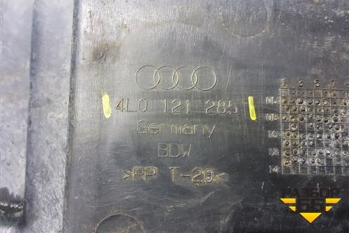 Дефлектор радиатора верхний (4L0121285) для Audi Q7 c 2005-2015г