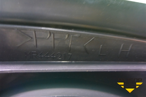 Решетка динамика (в полку левая) (MR444217) для Mitsubishi Lancer-9  с 2003-2008г