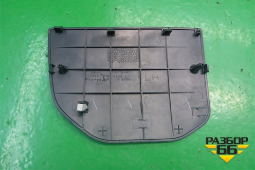 Накладка на торпедо (боковая левая) (MR506445) для Mitsubishi Lancer-9  с 2003-2008г