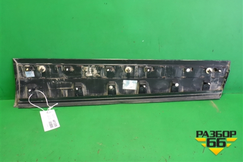 Накладка двери передней левой (J8A221065ABW) для Land Rover Range Rover Velar с 2017г