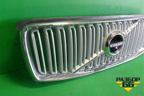 Решетка радиатора (под камеру) (31425935) для Volvo XC90 с 2015г