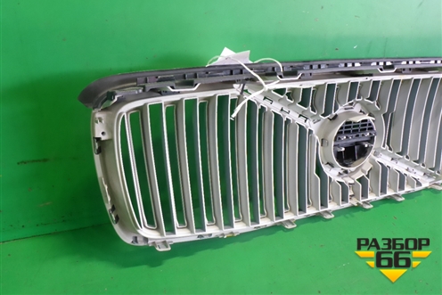 Решетка радиатора (под камеру) (31425935) для Volvo XC90 с 2015г