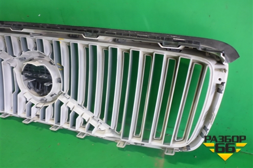 Решетка радиатора (под камеру) (31425935) для Volvo XC90 с 2015г