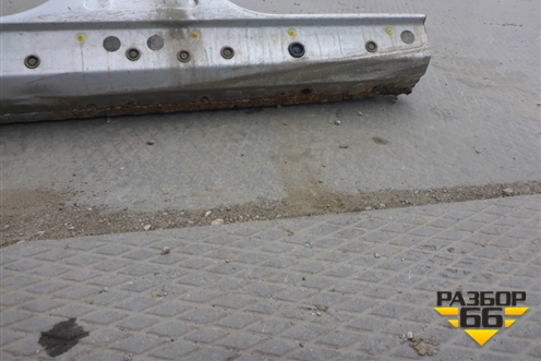 Порог со стойкой левый для Land Rover Discovery 3 с 2004-2009г