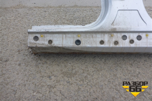 Порог со стойкой правый для Land Rover Discovery 3 с 2004-2009г