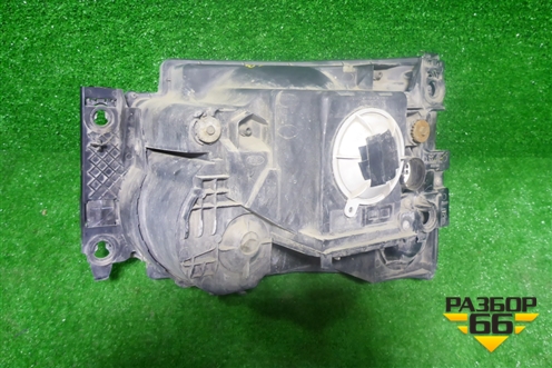 Фара правая (галоген) (XBC001062) для Land Rover Discovery 3 с 2004-2009г