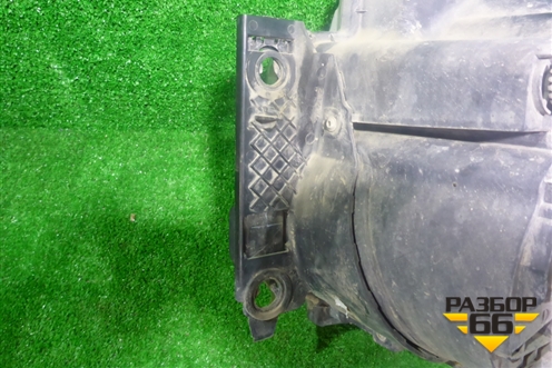 Фара правая (галоген) (XBC001062) для Land Rover Discovery 3 с 2004-2009г