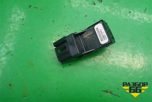 Кнопка стеклоподъёмника (передняя правая) (YUD501070PVJ) для Land Rover Discovery 3 с 2004-2009г