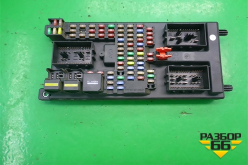 Блок предохранителей салонный (YQE500300) для Land Rover Discovery 3 с 2004-2009г