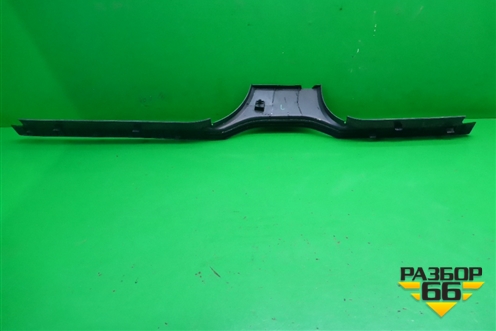 Накладка порога внутренняя левая (MH500170) для Land Rover Discovery 3 с 2004-2009г