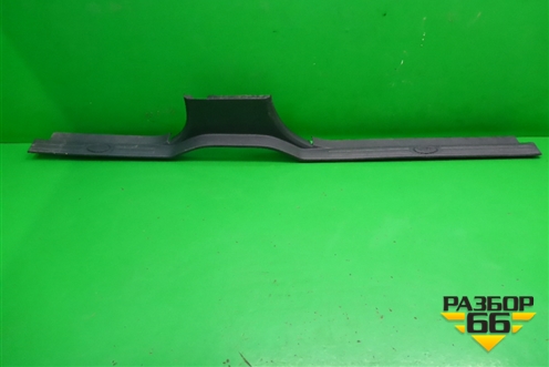 Накладка порога внутренняя левая (MH500170) для Land Rover Discovery 3 с 2004-2009г