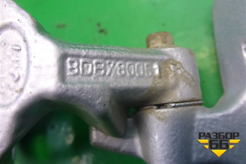 Петля двери передней левой верхняя (BDB780061) для Land Rover Discovery 3 с 2004-2009г