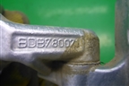 Петля двери задней левой нижняя (BDB780072) для Land Rover Discovery 3 с 2004-2009г