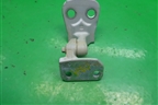 Петля двери передней правой нижняя (BDB780061) для Land Rover Discovery 3 с 2004-2009г