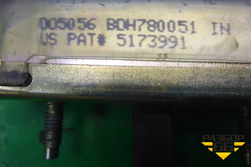 Ограничитель двери задней правой (BDH780051) для Land Rover Discovery 3 с 2004-2009г