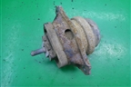 Опора двигателя (2.7л 276DT) (KKB500441G) для Land Rover Discovery 3 с 2004-2009г